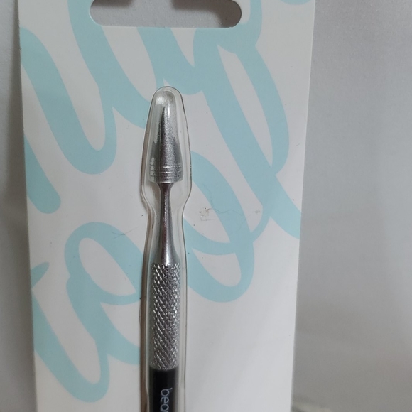 Pedicure foot bath w steel cuticle pusher